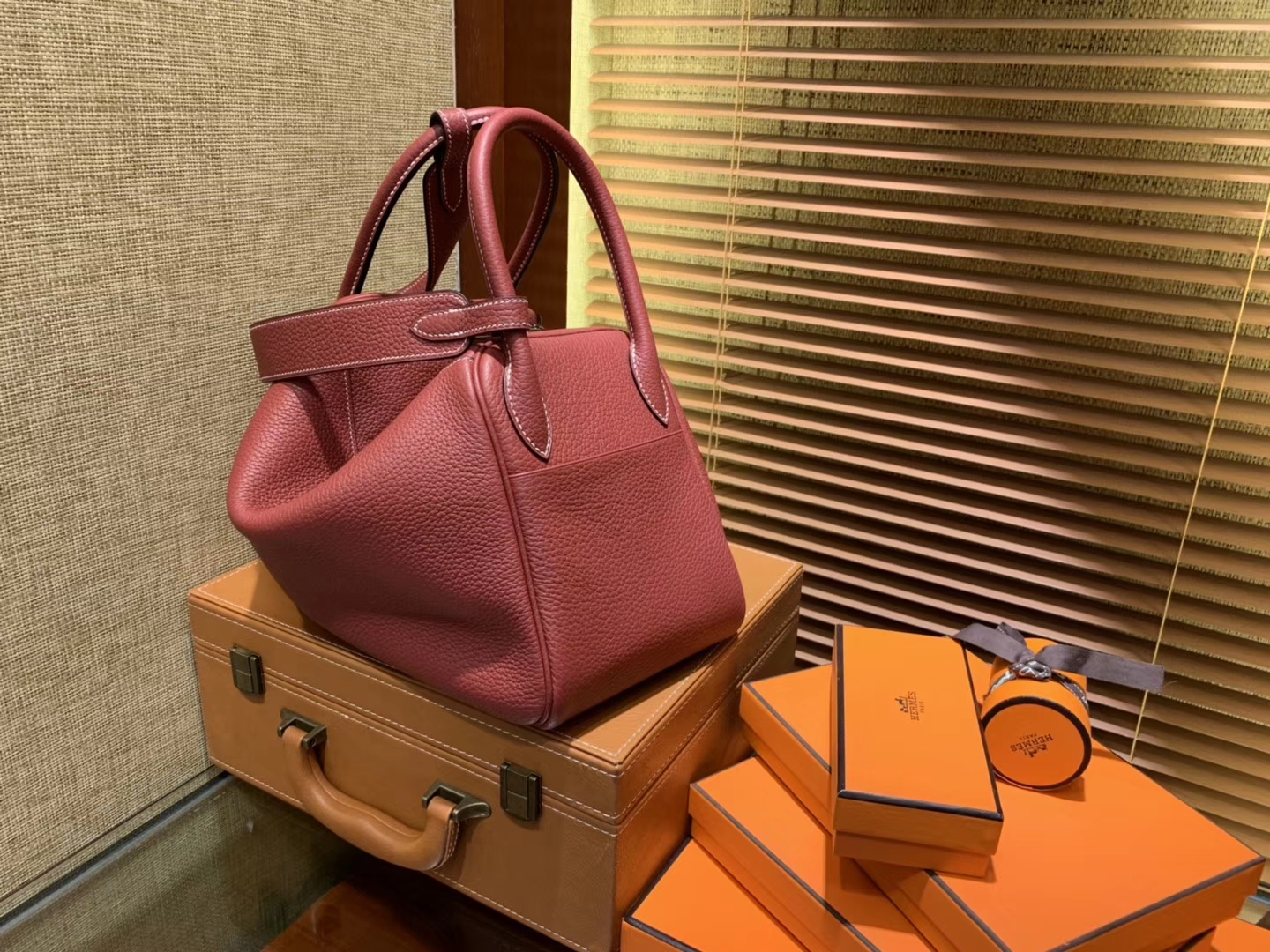 Hermès（爱马仕）Lindy琳迪包 石榴红 德国进口togo牛皮 全手工缝制 银扣 30cm