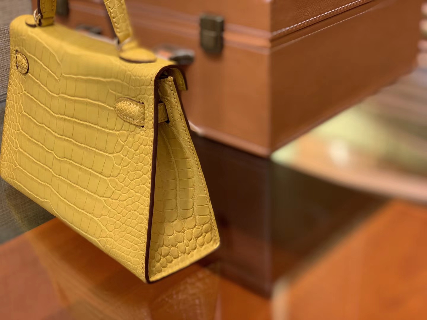 Hermès（爱马仕）Mini Kelly 迷你凯莉 柠檬黄 一级美洲鳄鱼皮 全手工缝制 臻品级别 金扣 19cm 2代