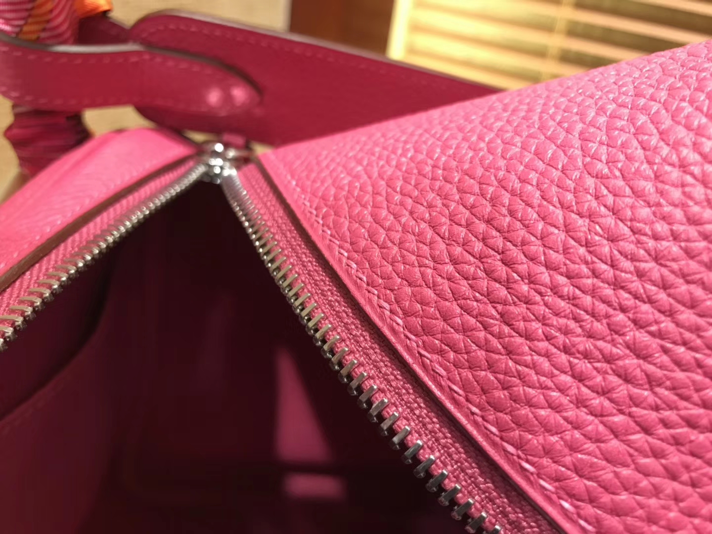 Hermès（爱马仕）Lindy琳迪包 玉兰粉 德国进口togo牛皮 全手工缝制 银扣 30cm