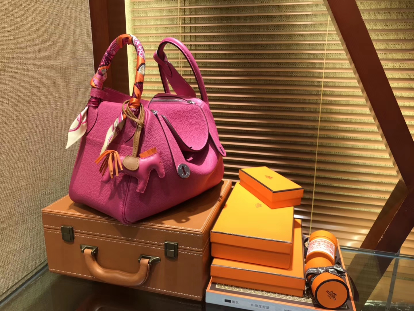 Hermès（爱马仕）Lindy琳迪包 玉兰粉 德国进口togo牛皮 全手工缝制 银扣 30cm
