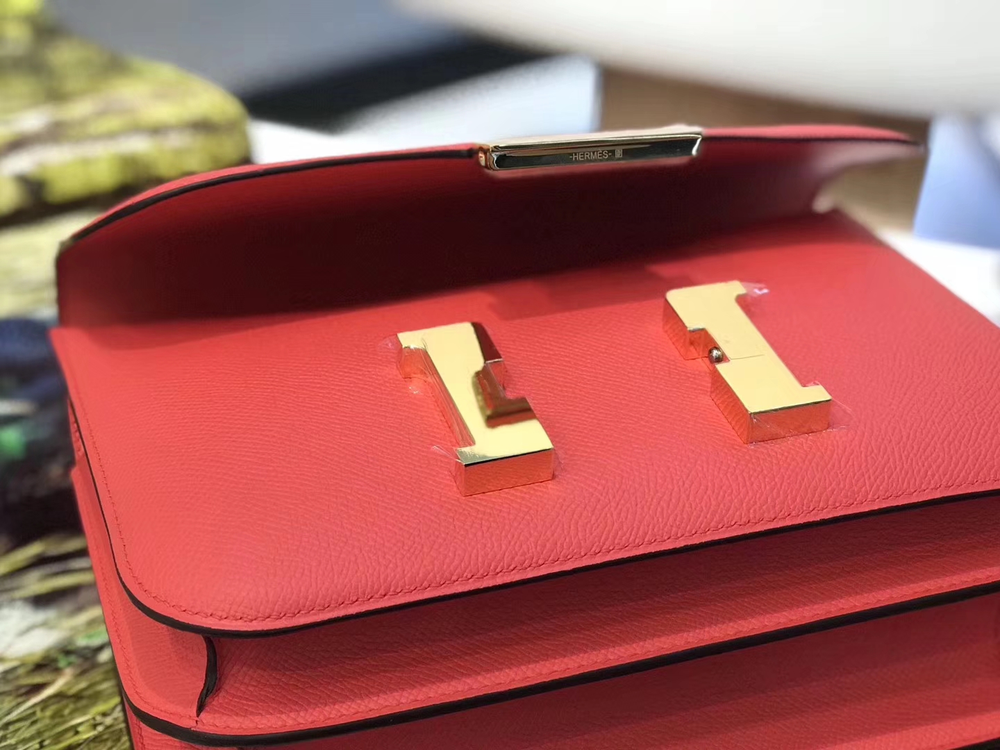 Hermès（爱马仕）Constance 空姐包 西瓜红 掌纹牛皮 金扣 23cm