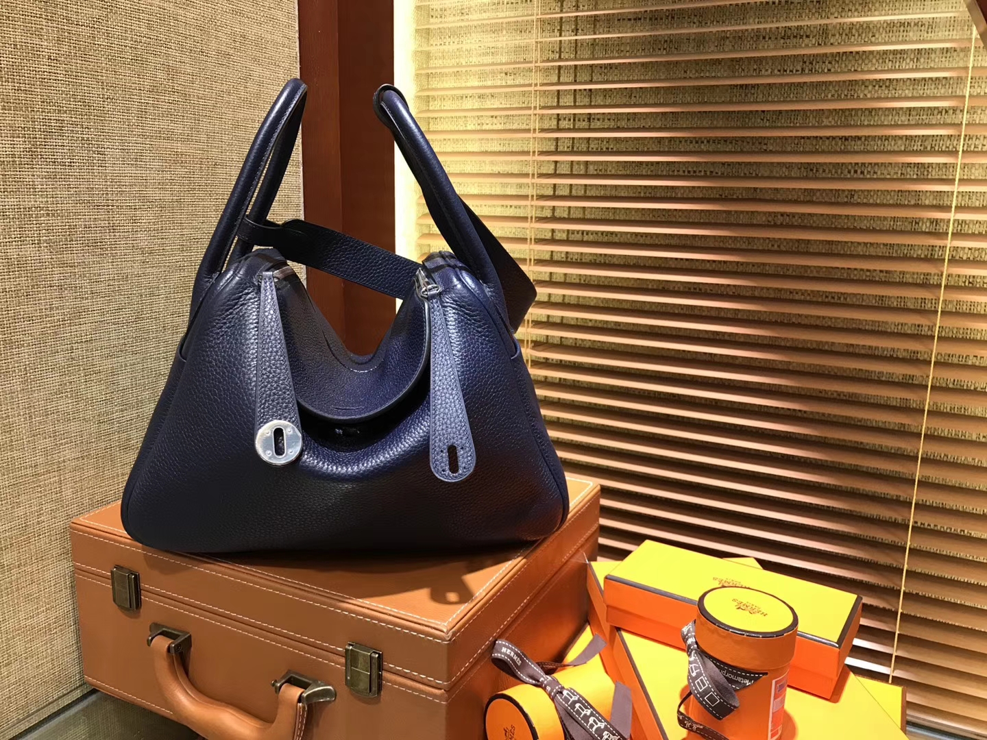 Hermès（爱马仕）Lindy琳迪包 午夜蓝 德国进口togo牛皮 全手工缝制 30cm