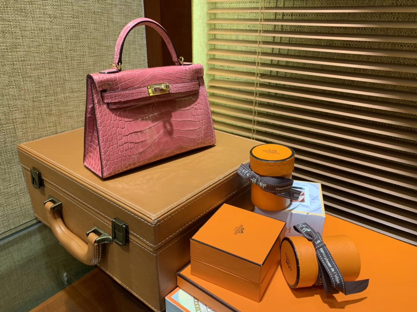 Hermès（爱马仕）Mini Kelly 粉色 一级美洲鳄鱼皮 顶级全手工缝制 臻品级别 19cm 2代