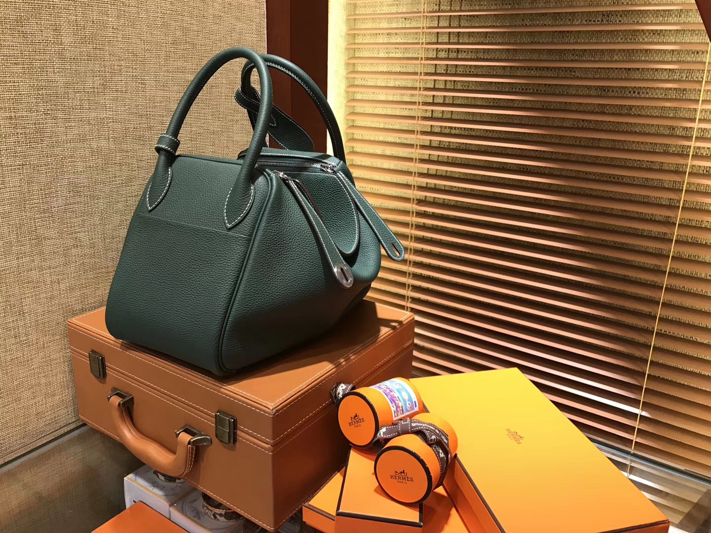 Hermès（爱马仕）Lindy琳迪包 墨绿色 德国进口togo牛皮 全手工缝制 银扣 30cm