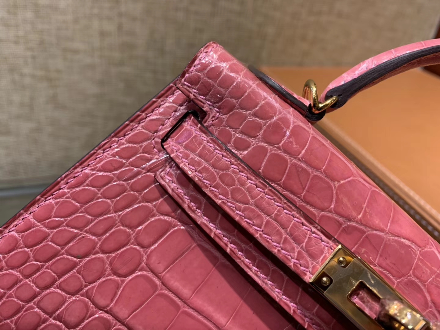 Hermès（爱马仕）Mini Kelly 粉色 一级美洲鳄鱼皮 顶级全手工缝制 臻品级别 19cm 2代
