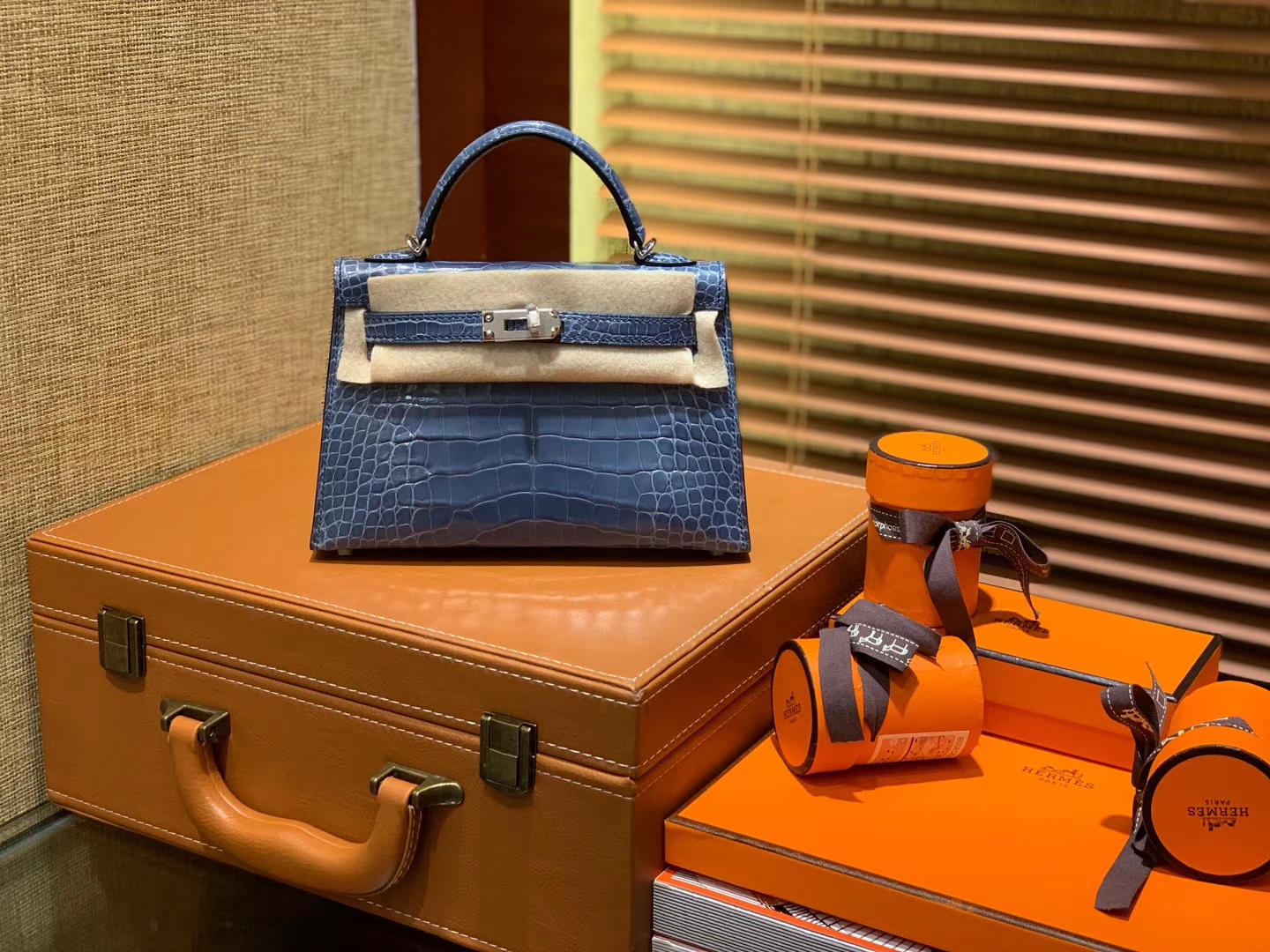 Hermès（爱马仕）Mini Kelly 牛仔蓝 一级美洲鳄鱼皮 全手工缝制 臻品级别 银扣 19cm 2代