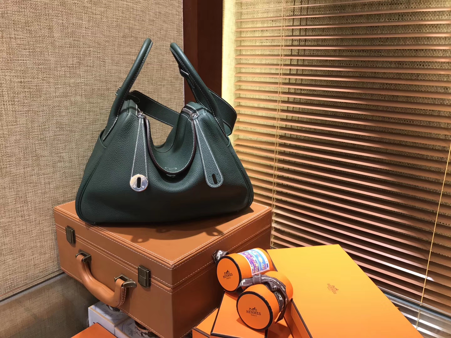 Hermès（爱马仕）Lindy琳迪包 墨绿色 德国进口togo牛皮 全手工缝制 银扣 30cm