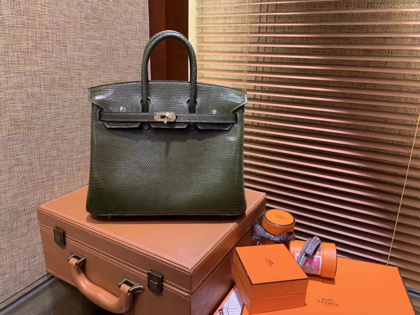 Hermès（爱马仕）Birkin铂金包 橄榄绿 南非鱼野生蜥蜴皮 原版蜜蜡线 金扣 25cm