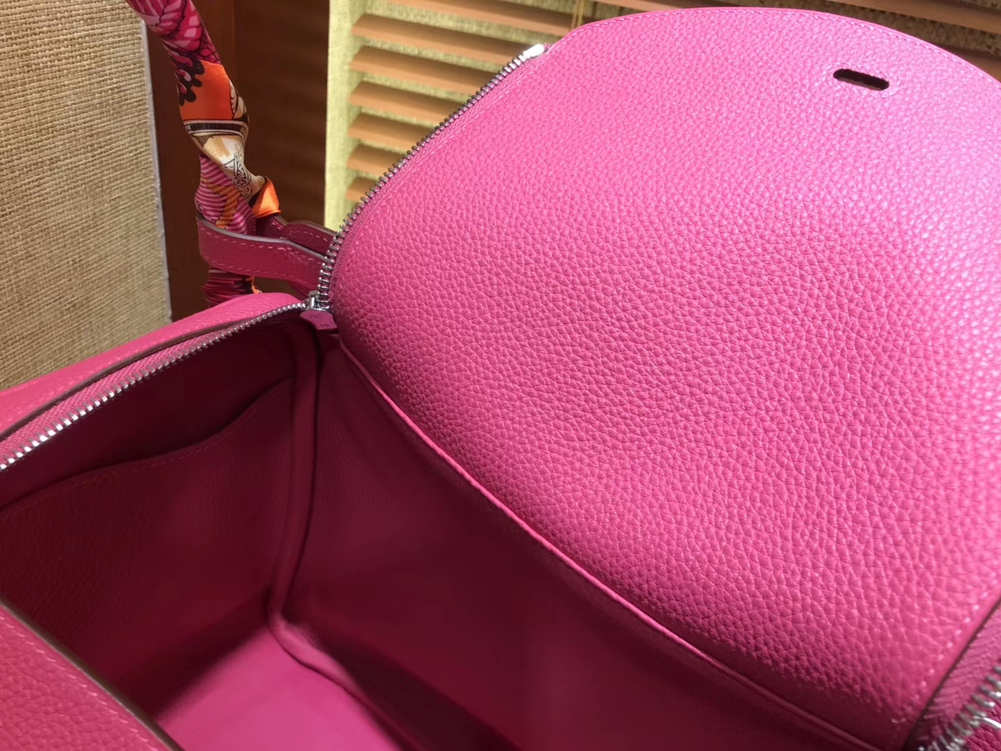 Hermès（爱马仕）Lindy琳迪包 玉兰粉 德国进口togo牛皮 全手工缝制 银扣 30cm