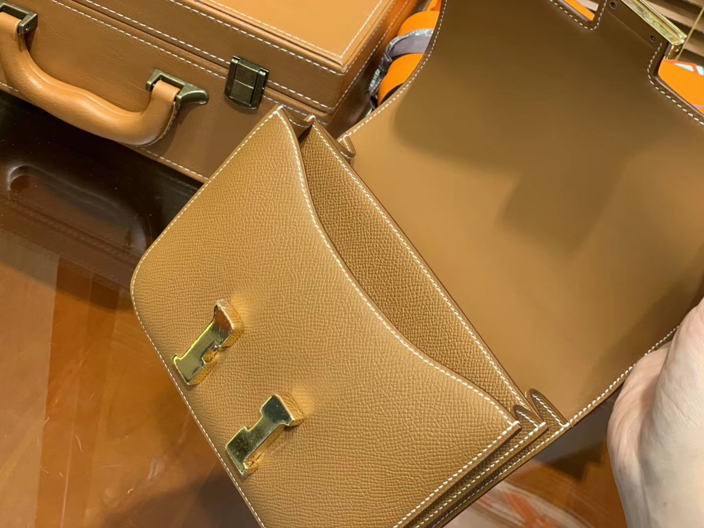 Hermès（爱马仕）Constance 18cm 金棕色 EP掌纹牛皮 德国进口原料