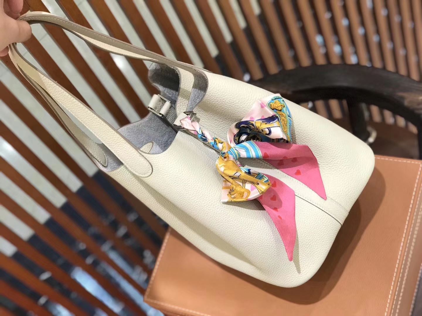 Hermès（爱马仕）新增现货 Picotin 菜篮子 奶昔白 全手工蜡线缝制 银扣 22cm