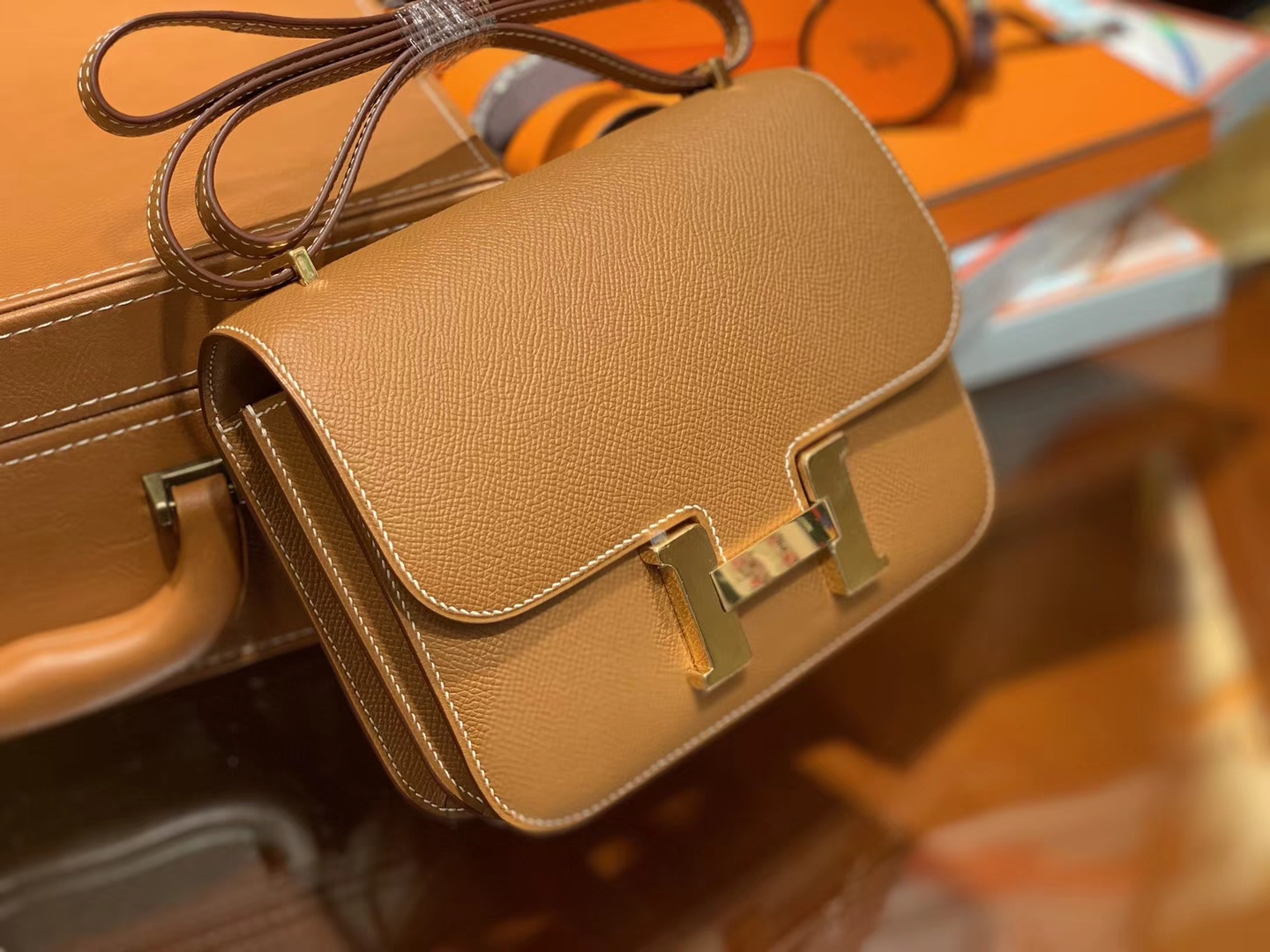 Hermès（爱马仕）Constance 18cm 金棕色 EP掌纹牛皮 德国进口原料