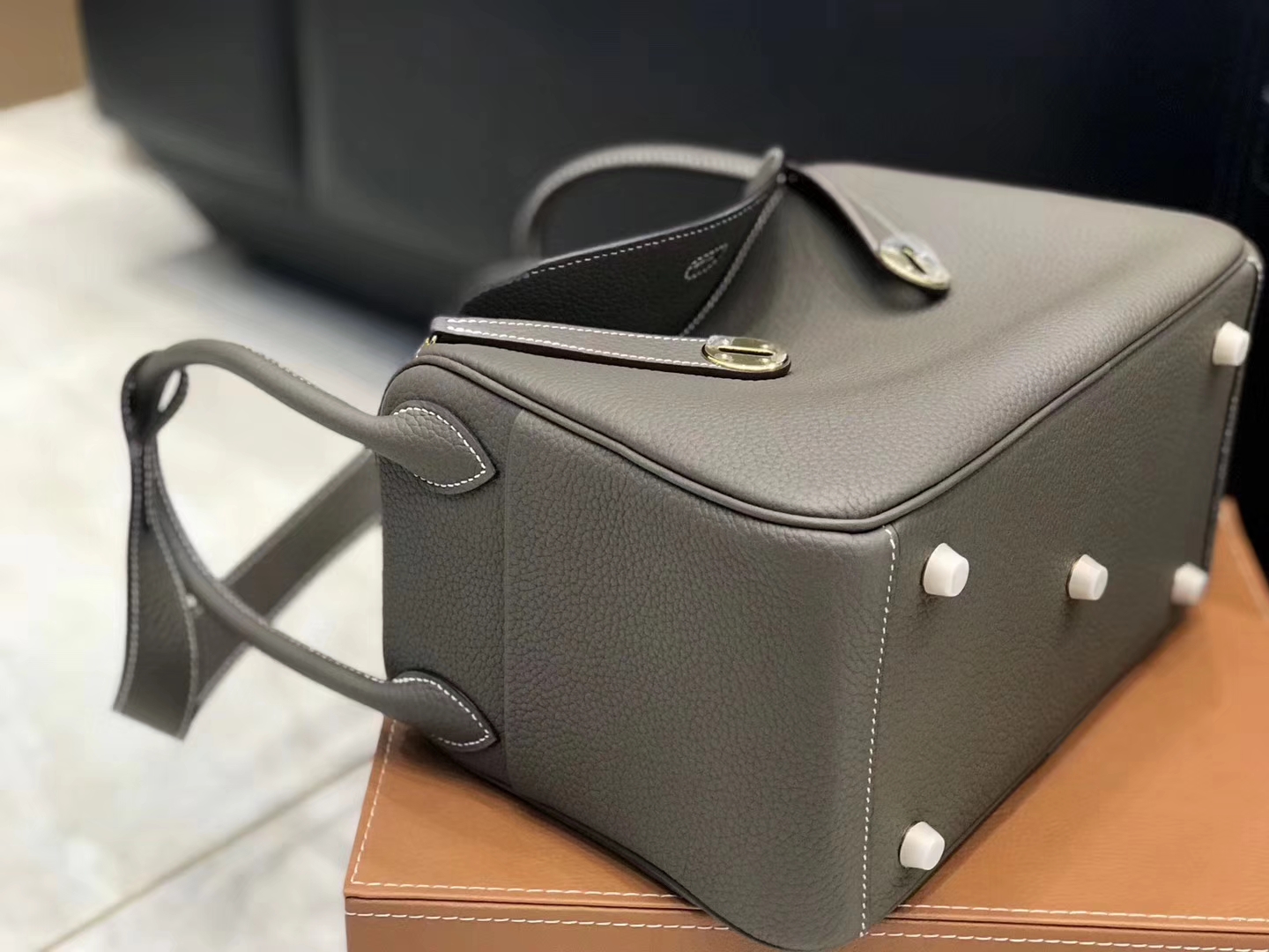 Hermès（爱马仕）Lindy琳迪包 大象灰 德国进口togo牛皮 蜡线全手工缝制 26cm