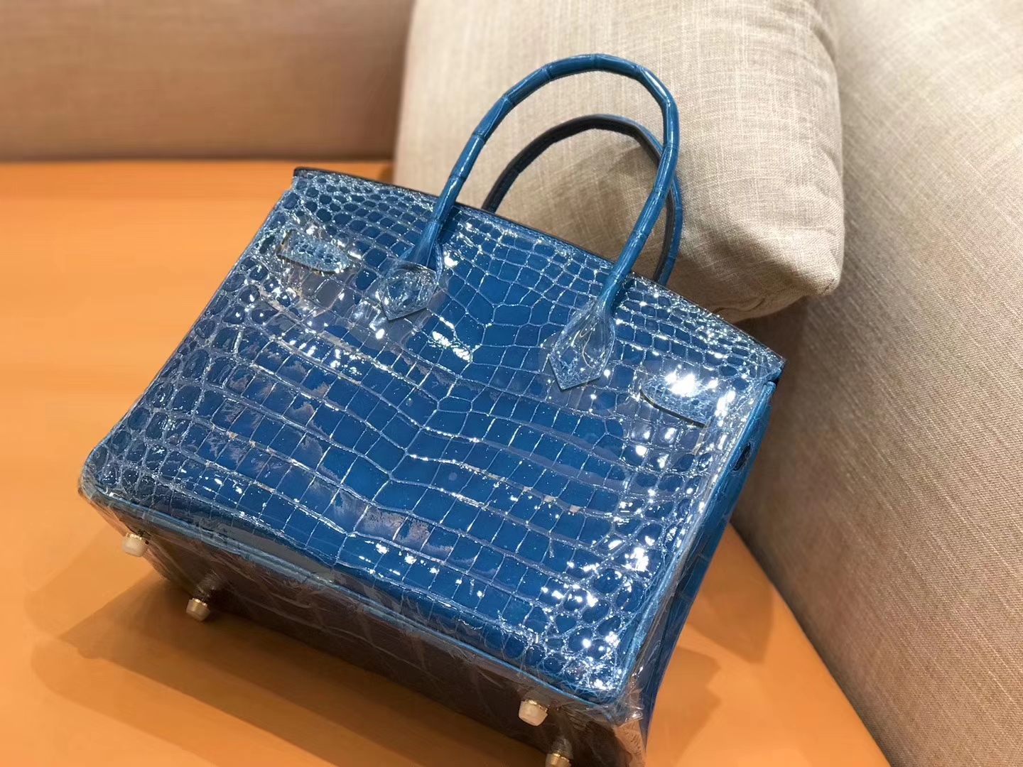 Hermès（爱马仕）新增现货 birkin 铂金包 电光蓝 一级鳄鱼皮 金扣 30cm