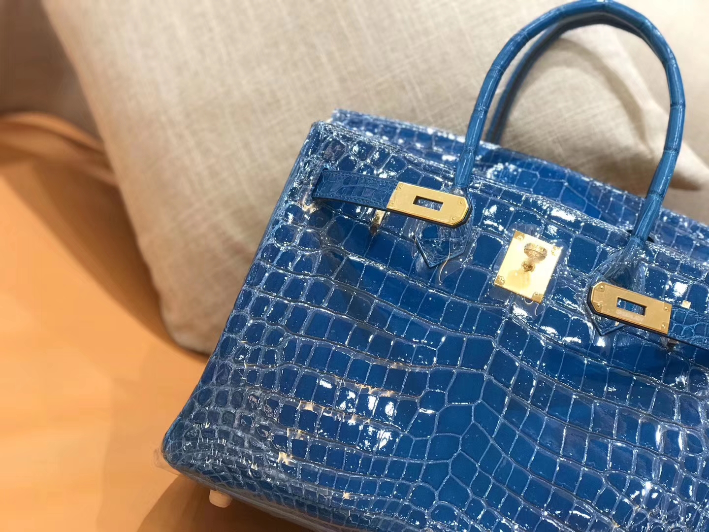 Hermès（爱马仕）新增现货 birkin 铂金包 电光蓝 一级鳄鱼皮 金扣 30cm