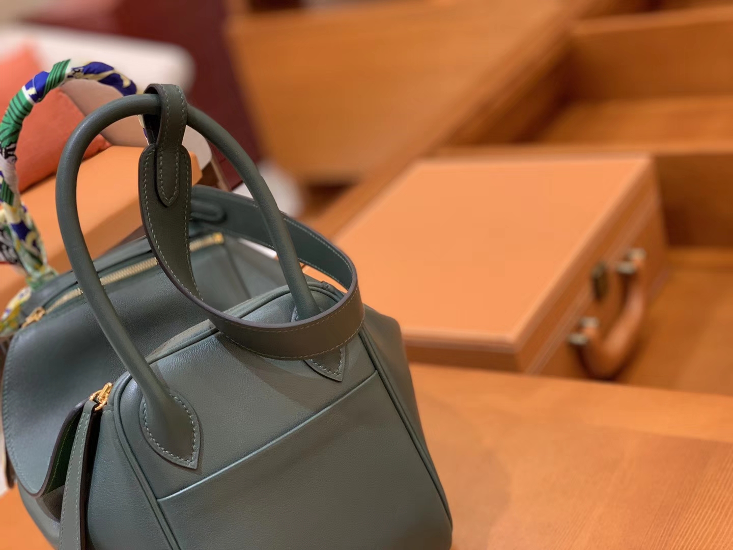 Hermès（爱马仕）Lindy 琳迪包 6O松柏绿内拼U4丝绒绿 swift牛皮全手工 金扣 26cm