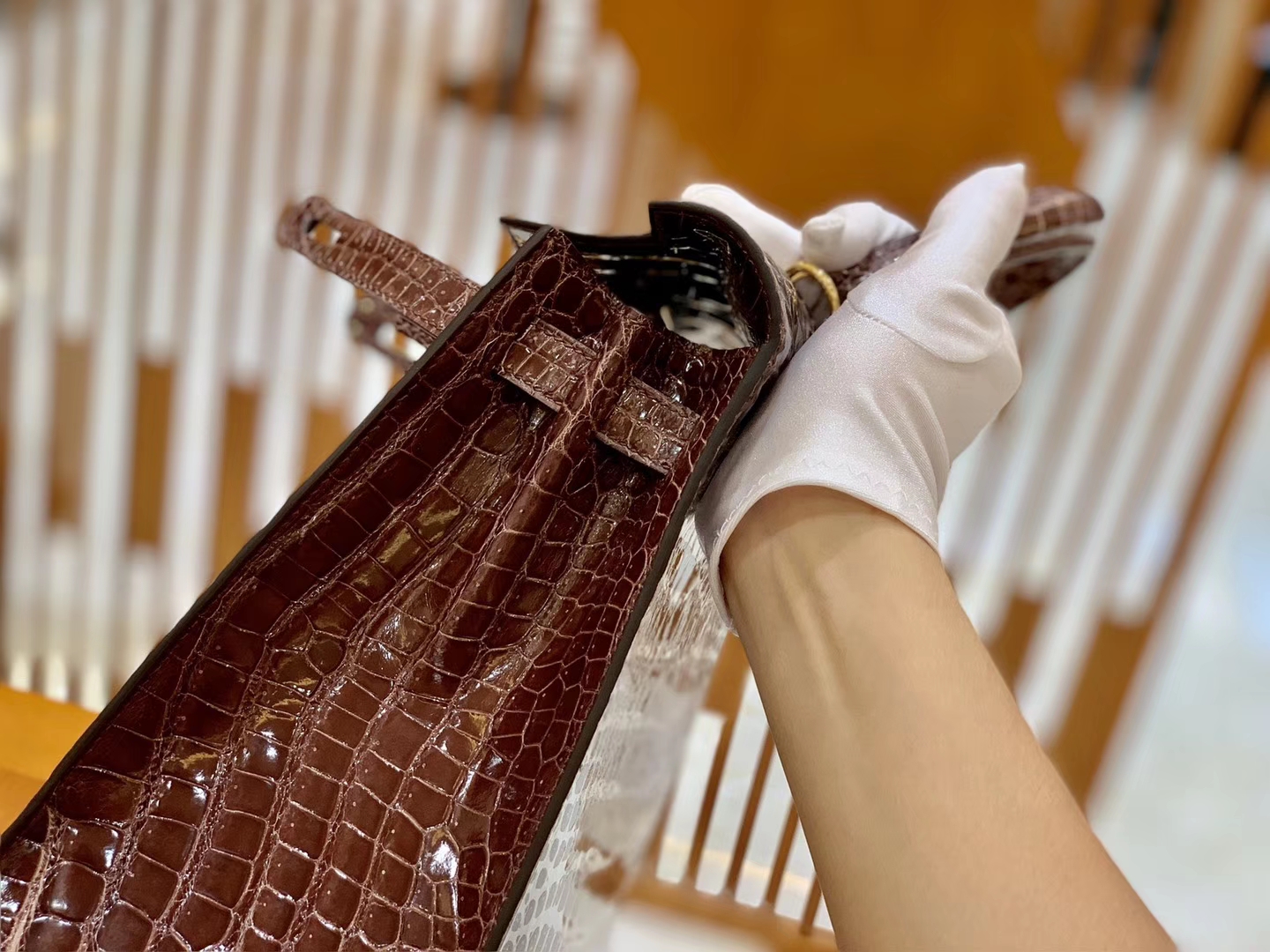 Hermès（爱马仕）Kelly 凯莉包 棕咖色 一级皮 倒V 湾鳄鱼皮 臻品级别 金扣 28cm