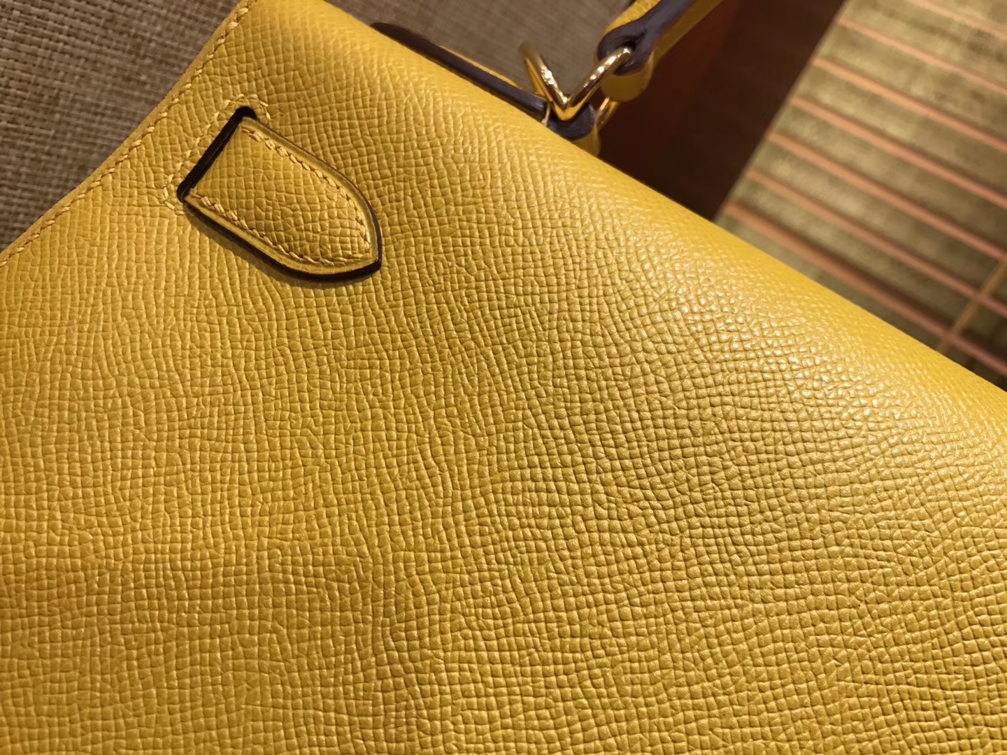 Hermès（爱马仕）Kelly 凯莉包 琥珀黄 德国进口 Epsom 掌纹牛皮 手缝蜡线 金扣 28cm