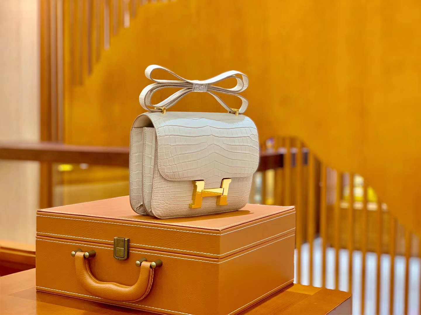 Hermès（爱马仕）Constance 空姐包 羊皮白 一级 尼罗鳄 顶端级别 臻品级别 金扣 18cm