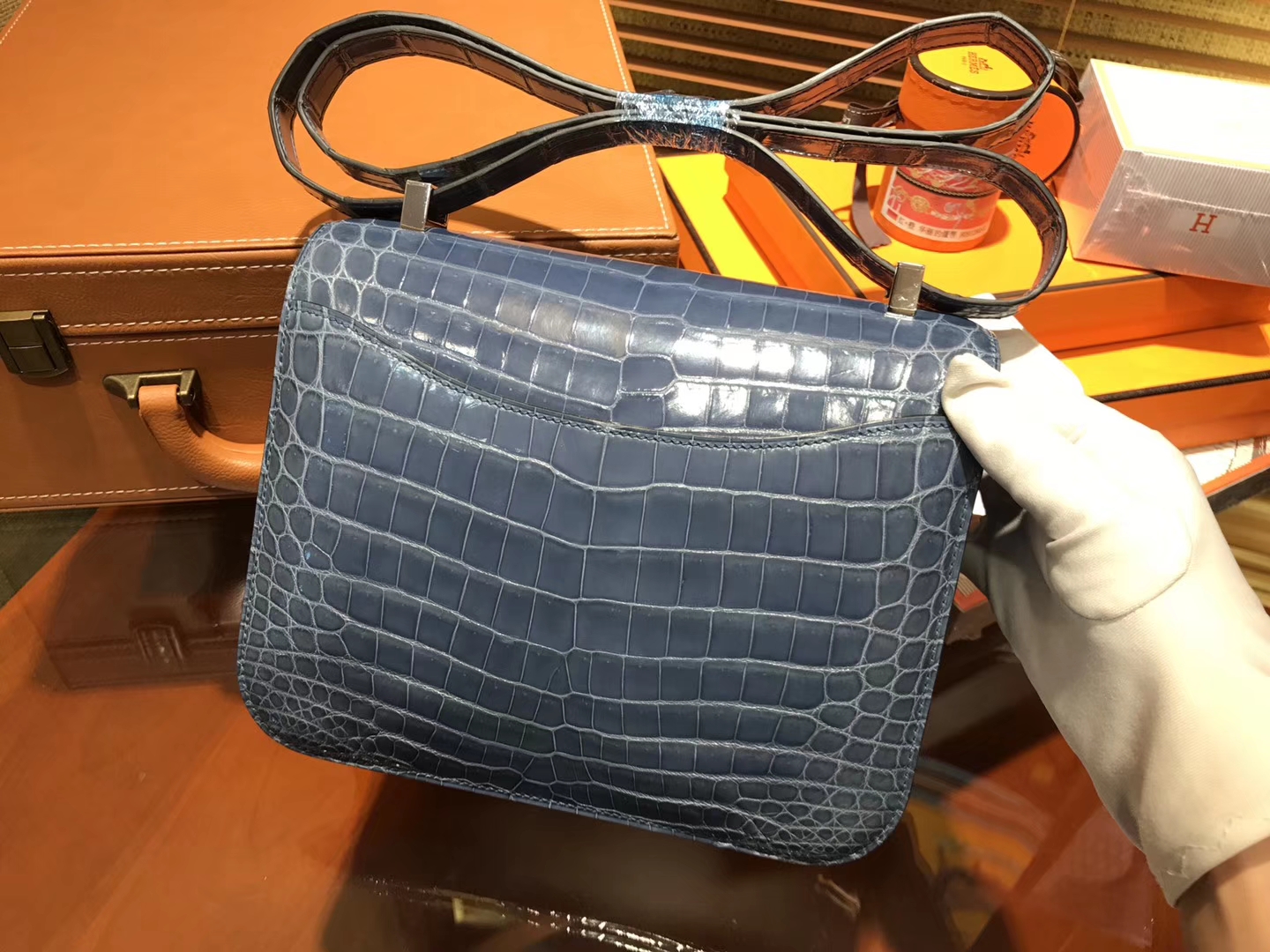 Hermès（爱马仕）Constance 空姐包 牛仔蓝 一级鳄鱼皮 尼罗鳄 原版蜜蜡线 银扣 23cm