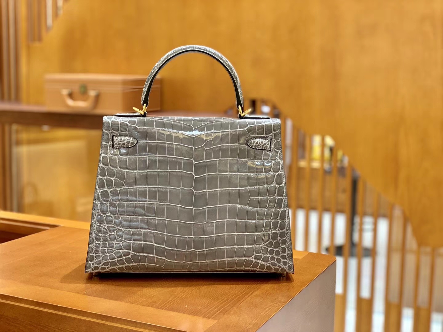 Hermès（爱马仕）Kelly 斑鸠灰 一级皮 尼罗鳄鱼皮 臻品级别 顶级手缝工艺 金扣 28cm