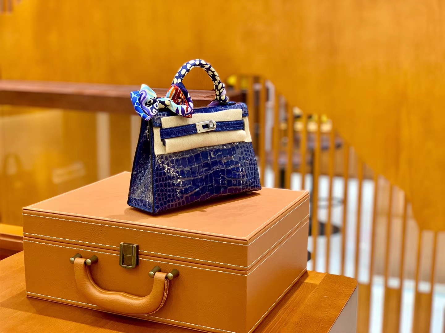 Hermès（爱马仕）Mini Kelly 迷你凯莉 琉璃蓝 亮面鳄鱼 一级 顶端级别 美洲 臻品级别 银扣 19cm