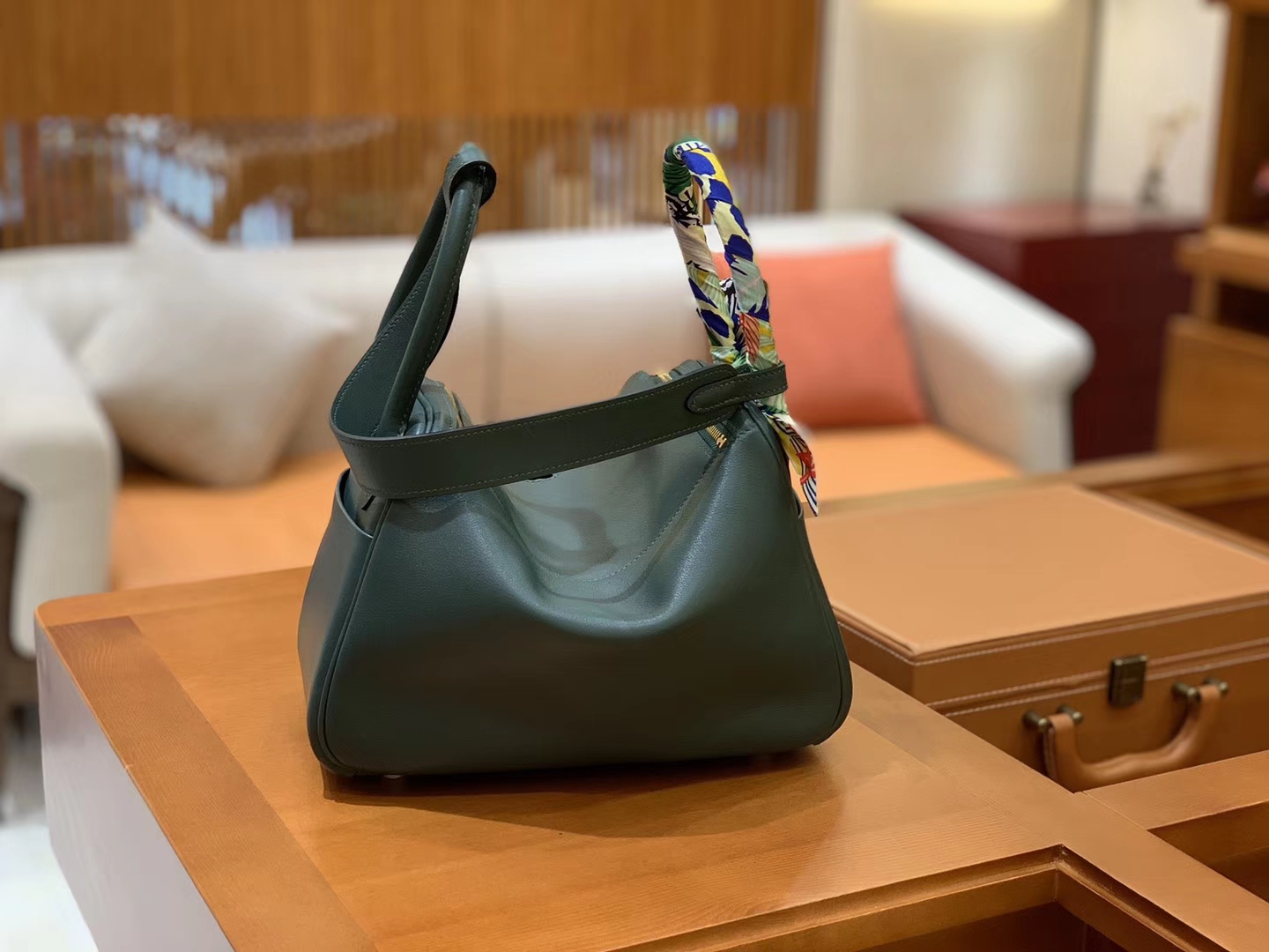Hermès（爱马仕）Lindy 琳迪包 6O松柏绿内拼U4丝绒绿 swift牛皮全手工 金扣 26cm