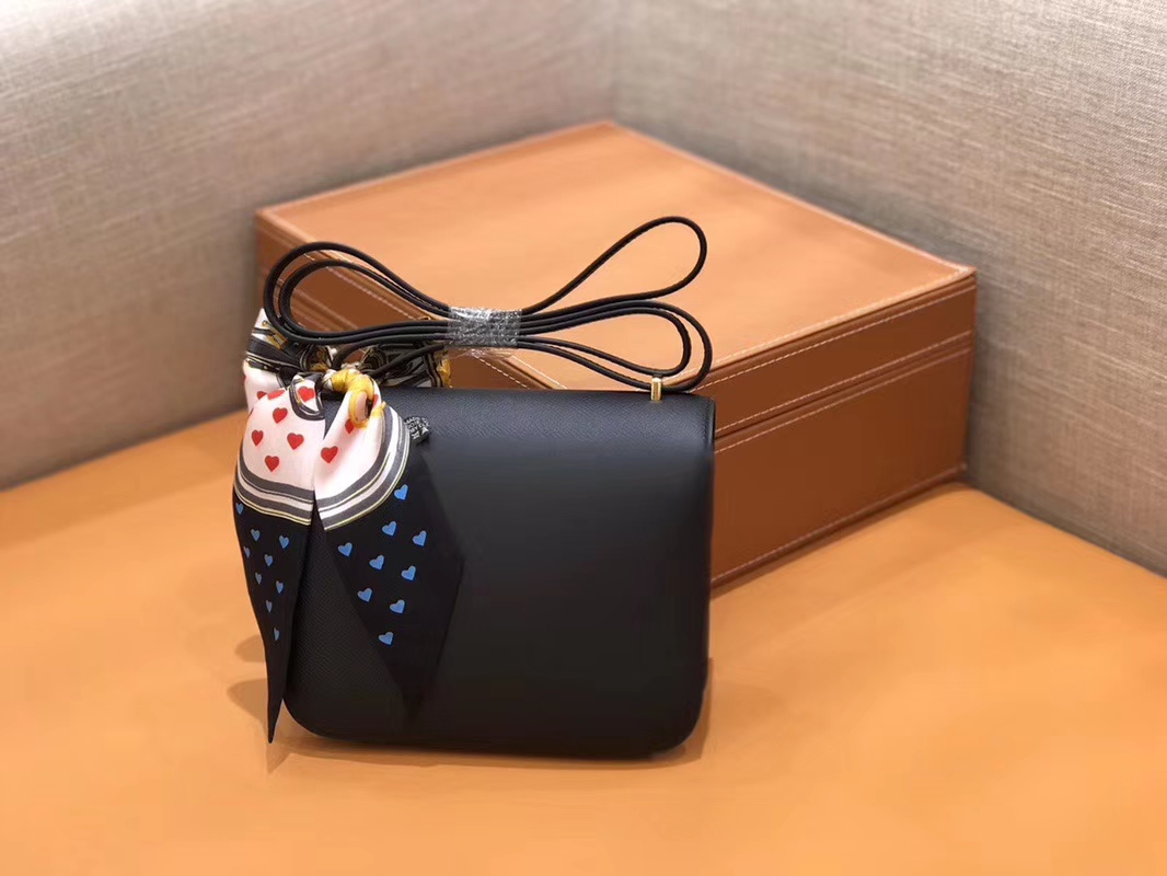 Hermès（爱马仕）Constance 空姐包 经典黑 Epsom掌纹小牛皮 臻品级别 金扣 18cm