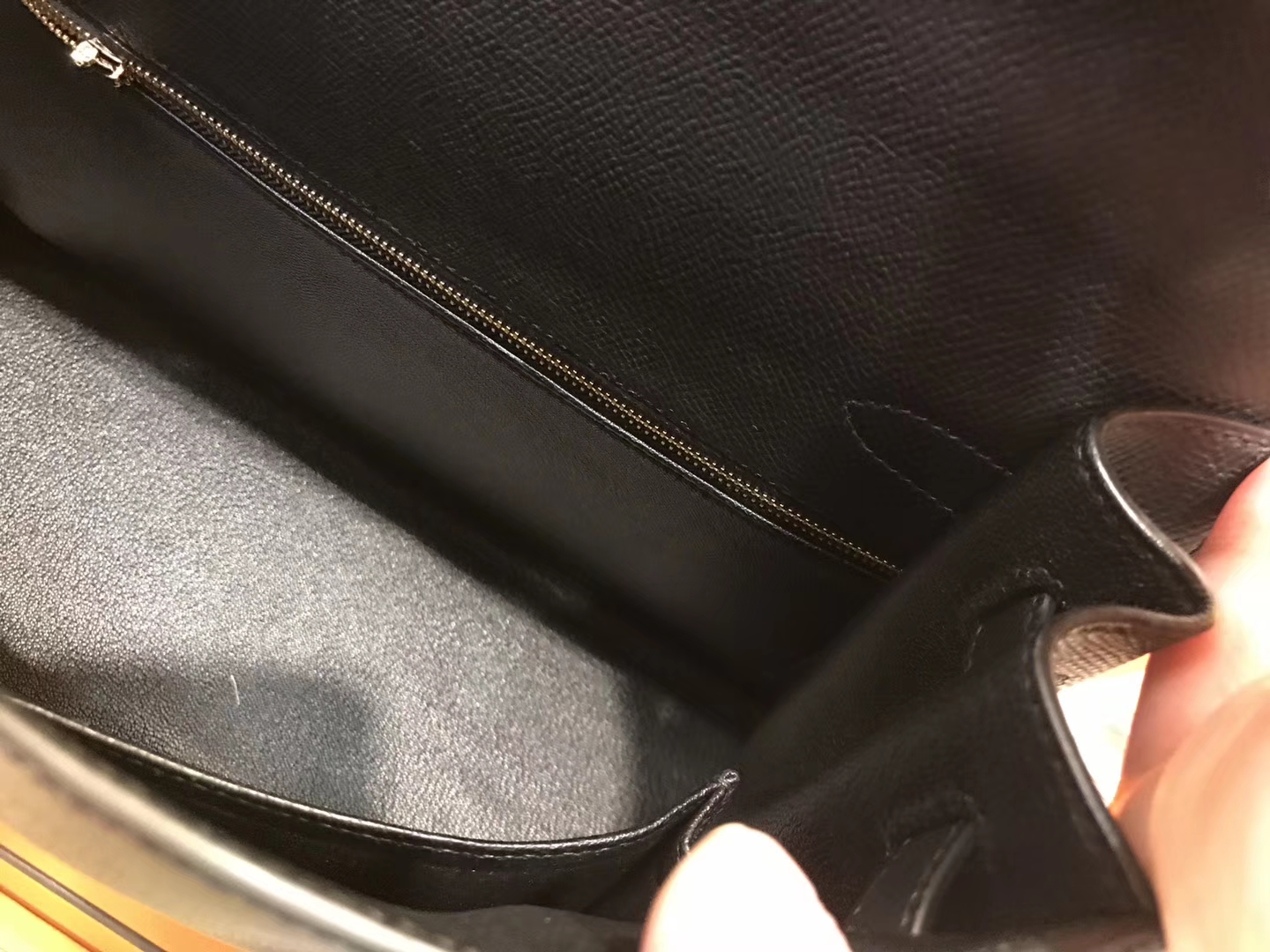 Hermès（爱马仕）Kelly 凯莉包 黑色 德国进口 Epsom掌纹牛皮 手缝蜡线 金扣 32cm