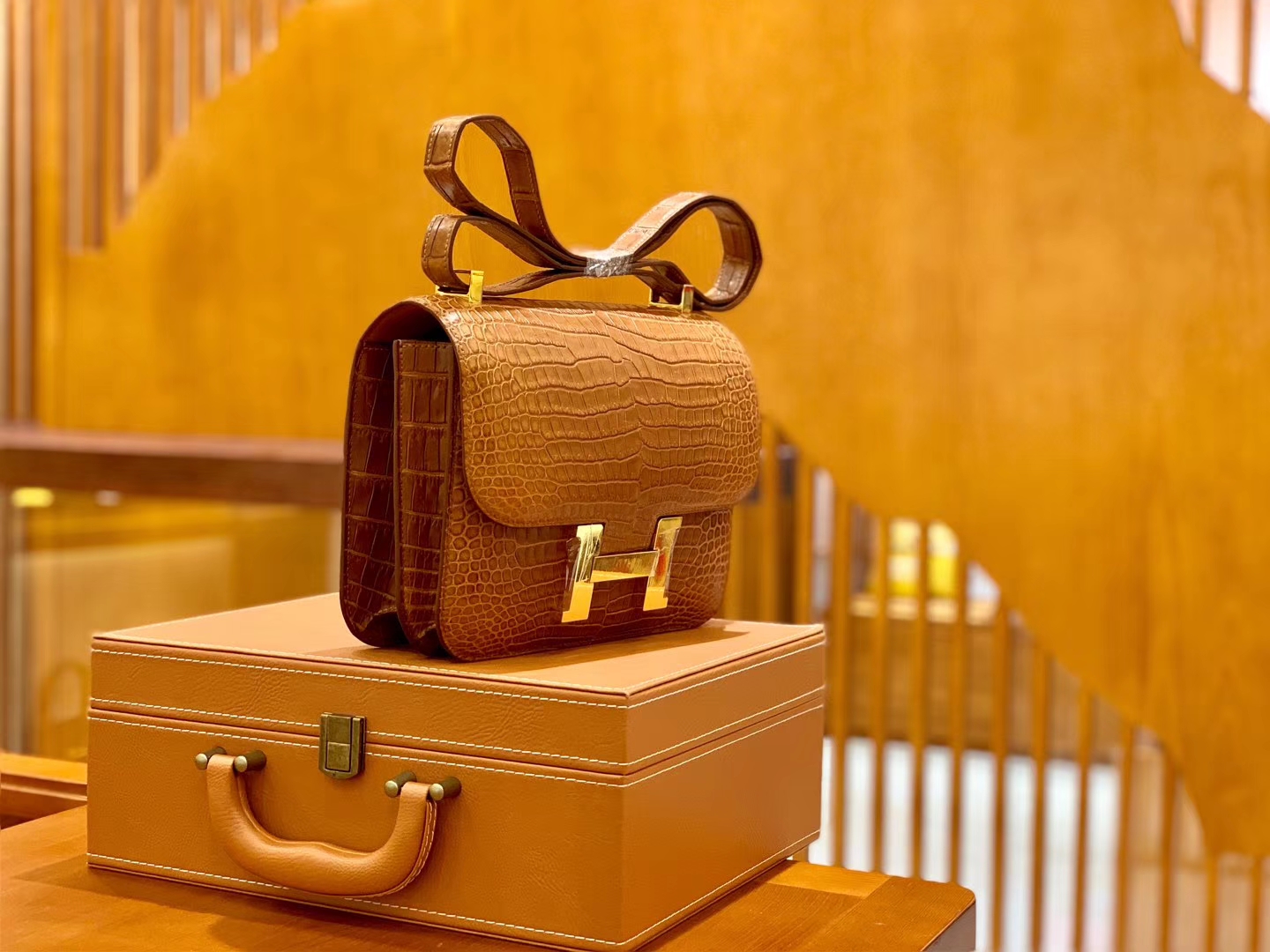 Hermès（爱马仕）Constance 空姐包 湾鳄 倒V 蜜糖棕 顶端级别 臻品级别 金扣 23cm