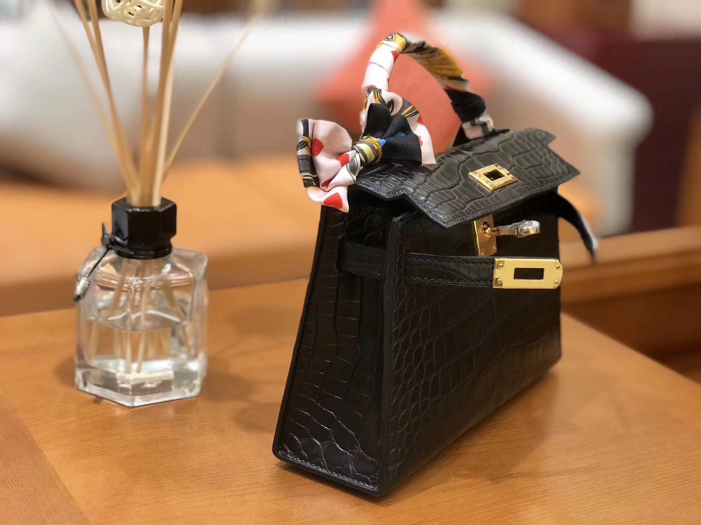 Hermès（爱马仕）mini Kelly 迷你凯莉 经典黑 一级美洲雾面鳄鱼皮 金扣 19cm