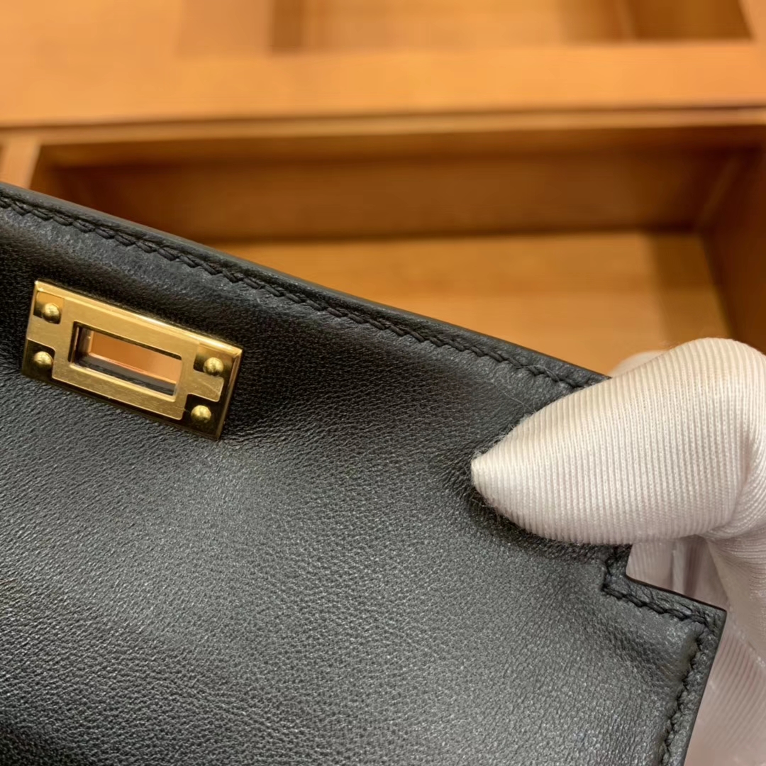 Hermès（爱马仕）mini Kelly 迷你凯莉 经典黑 一级美洲雾面鳄鱼皮 金扣 19cm