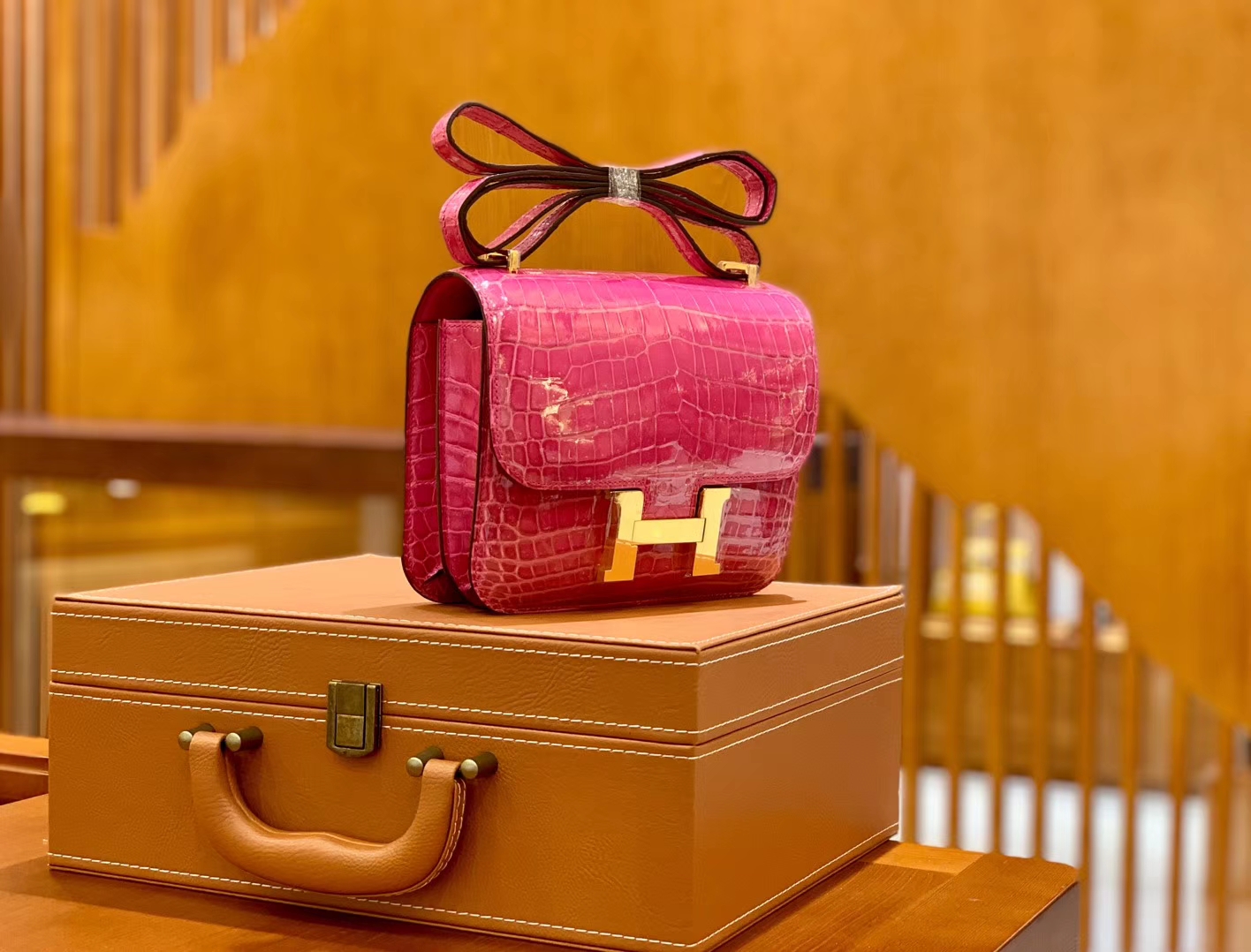 Hermès（爱马仕）Constance 空姐包 桃红 一级皮 尼罗鳄 顶端级别 臻品级别 金扣 18cm