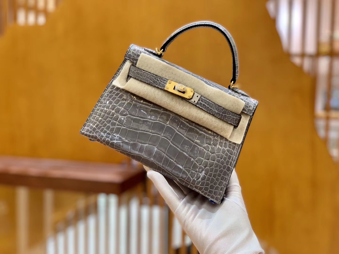 Hermès（爱马仕）Mini Kelly 迷你凯莉 巴黎灰 一级美洲鳄鱼皮 臻品级别 金扣 19cm