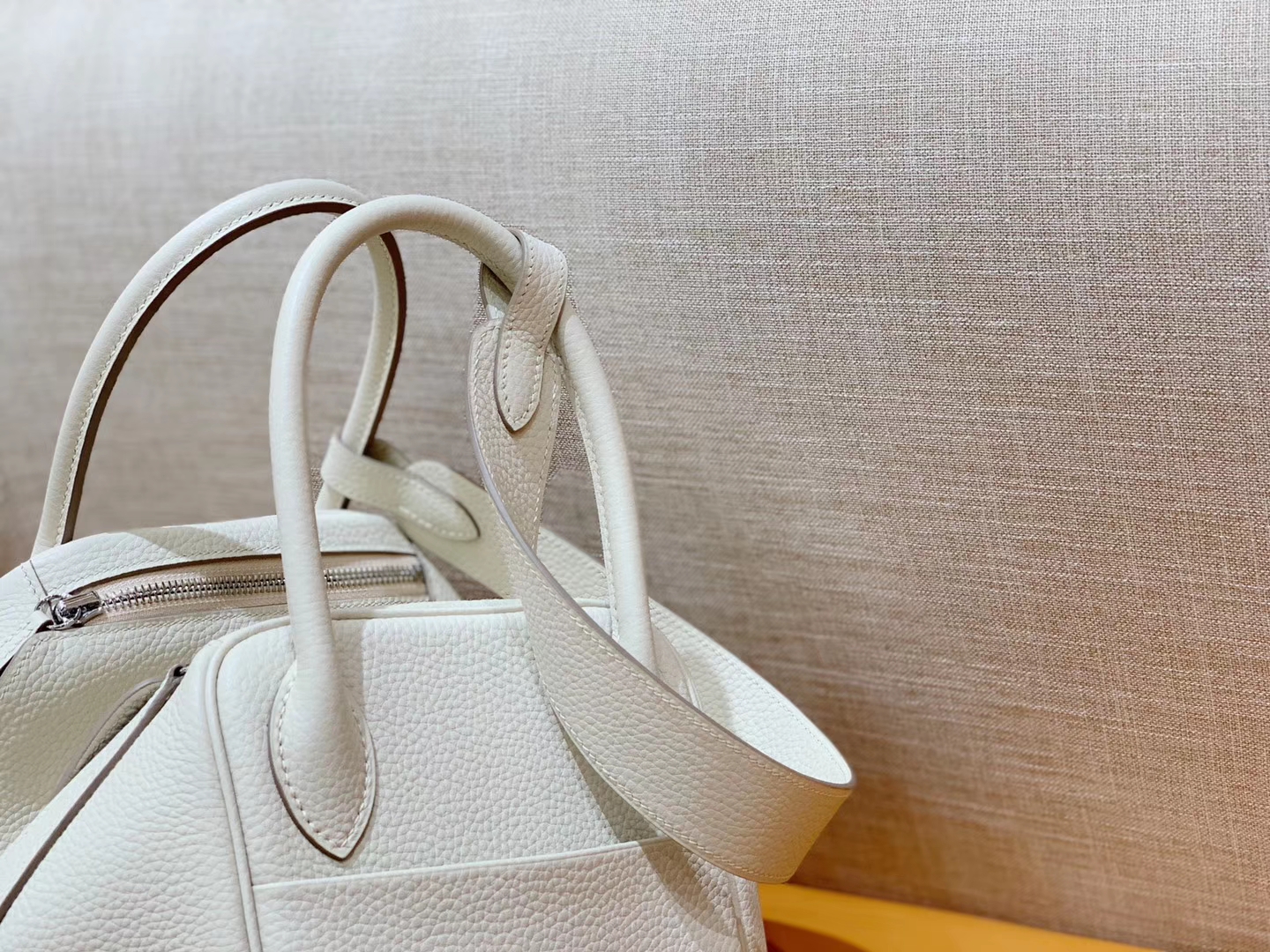 Hermès（爱马仕）Lindy 琳迪包 奶昔白 Togo进口牛皮 全手工缝制 银扣 30cm 现货