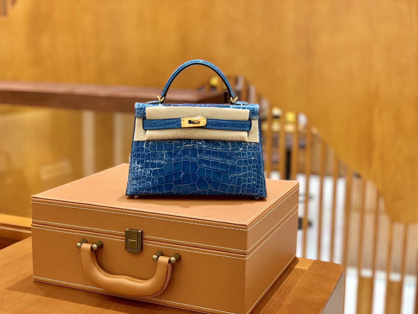Hermès（爱马仕）Mini Kelly 迷你凯莉 伊滋密尔蓝 一级美洲鳄鱼皮 臻品级别 金扣 19cm
