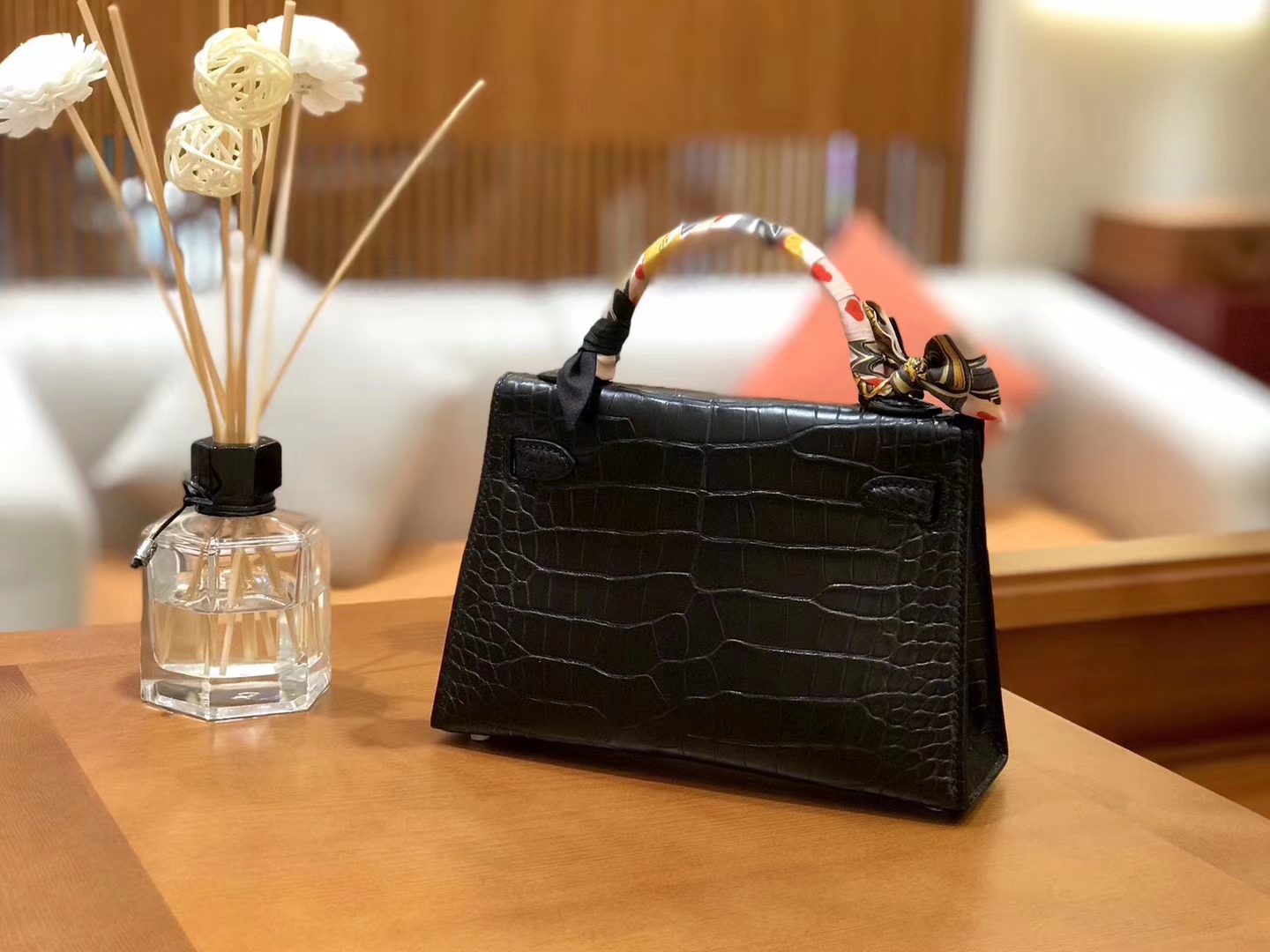 Hermès（爱马仕）mini Kelly 迷你凯莉 经典黑 一级美洲雾面鳄鱼皮 金扣 19cm