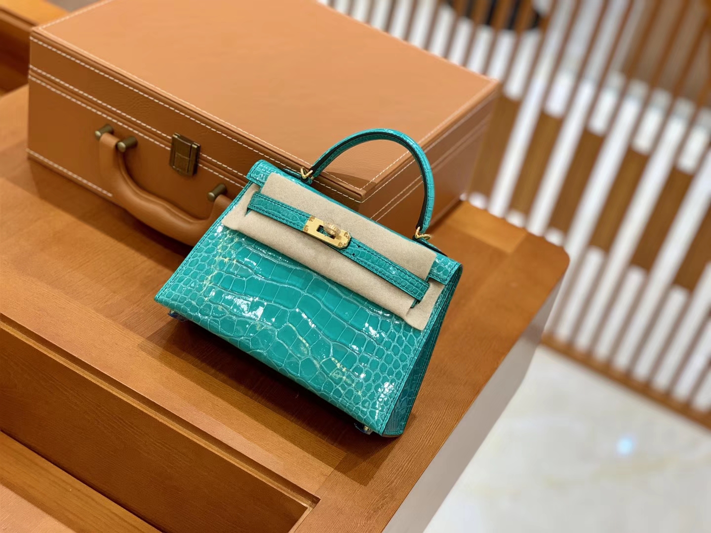 Hermès（爱马仕）Mini Kelly 迷你凯莉 U1 维罗纳绿 亮面鳄鱼 一级 顶端级别 美洲 臻品级别 金扣 19cm