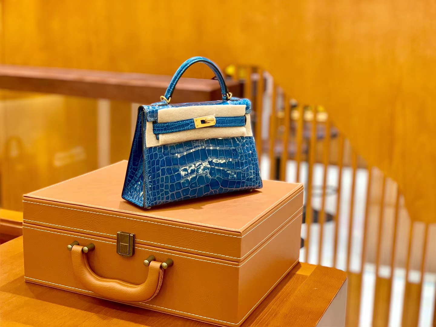 Hermès（爱马仕）Mini Kelly 迷你凯莉 伊滋密尔蓝 一级美洲鳄鱼皮 臻品级别 金扣 19cm