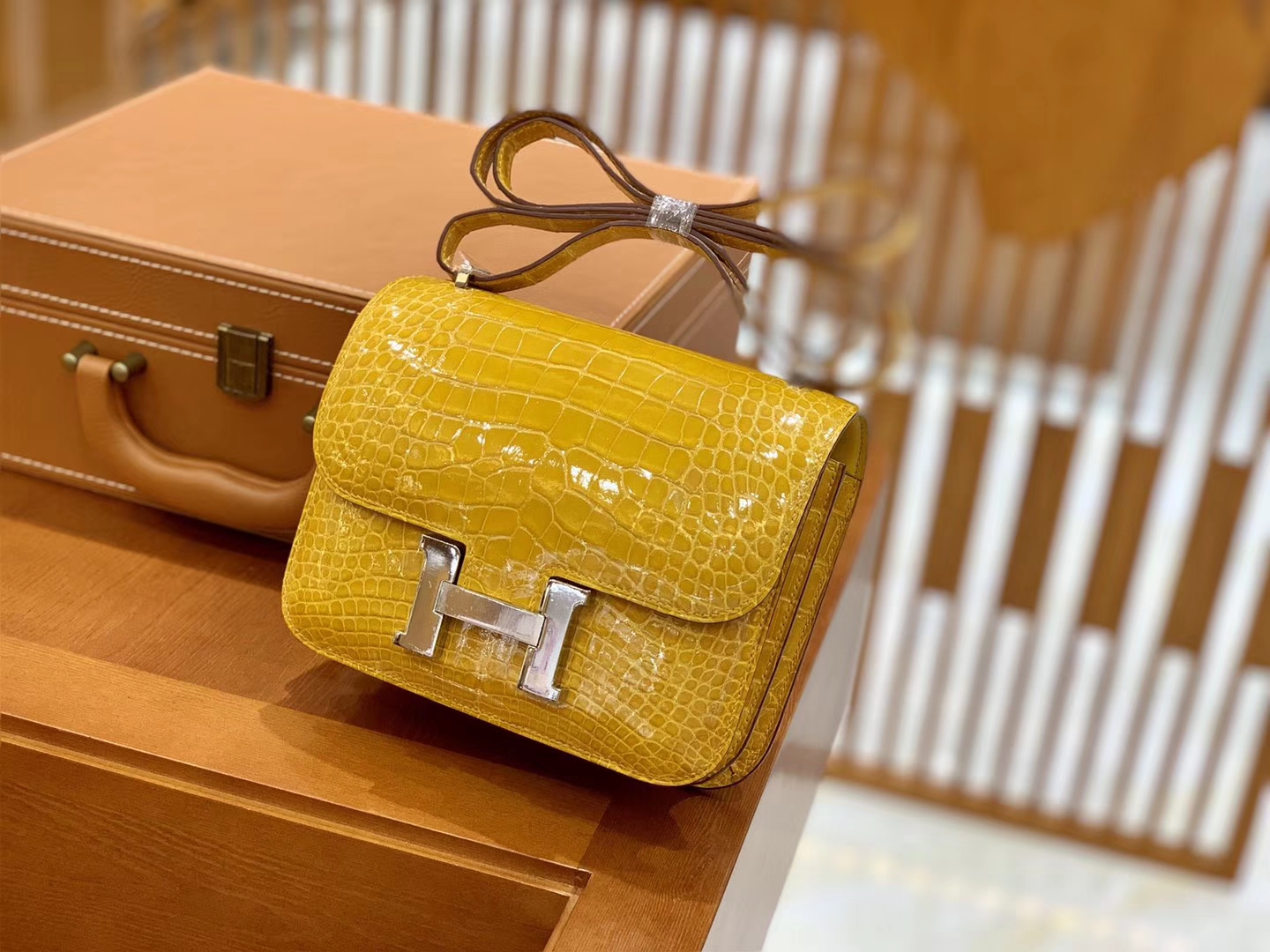 Hermès（爱马仕）Constance 空姐包 琥珀黄 一级 美洲鳄 顶端级别 臻品级别 银扣 18cm