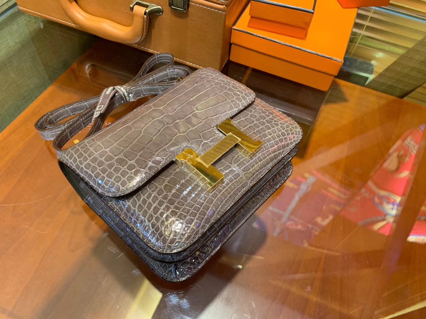 Hermès（爱马仕）Constance 空姐包 斑鸠灰 一级鳄鱼皮 尼罗鳄 原版蜜蜡线 金扣 18cm