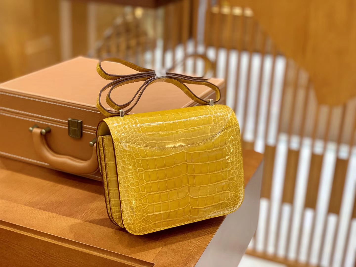 Hermès（爱马仕）Constance 空姐包 琥珀黄 一级 美洲鳄 顶端级别 臻品级别 银扣 18cm