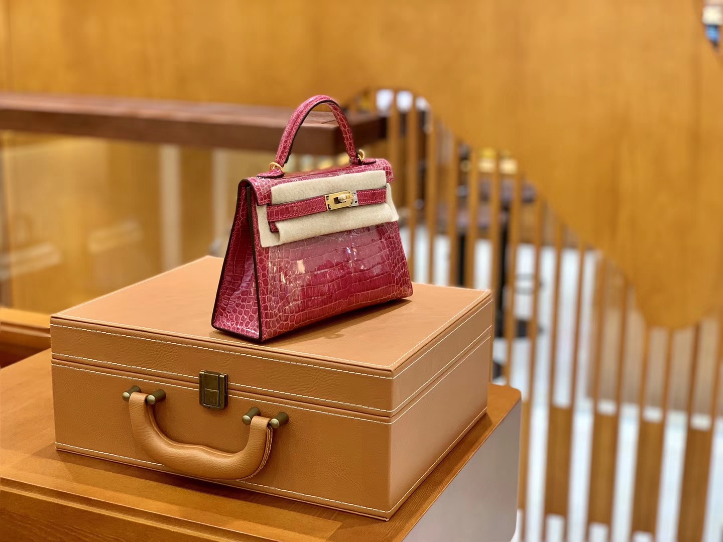 Hermès（爱马仕）Mini Kelly 迷你凯莉 桃红 一级美洲鳄鱼皮 臻品级别 金扣 19cm