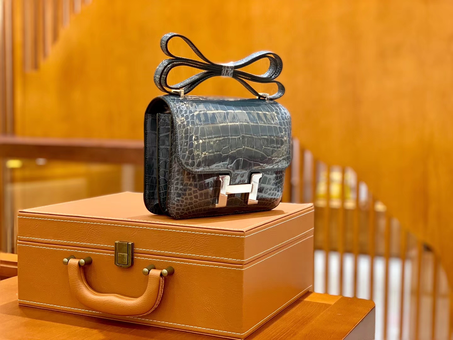 Hermès（爱马仕）Constance 空姐包 风暴蓝 一级皮 美洲鳄 顶端级别 臻品级别 银扣 18cm