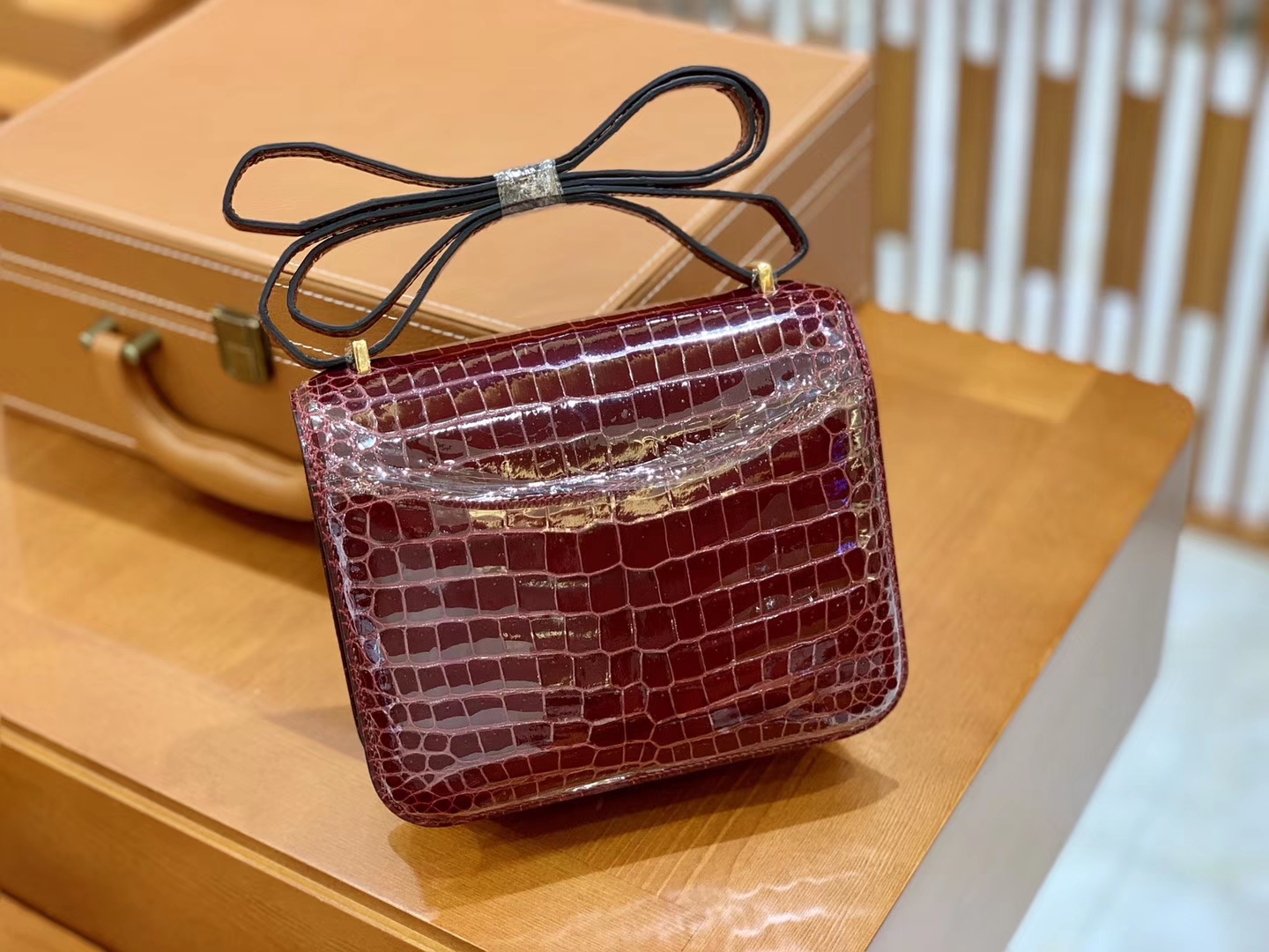Hermès（爱马仕）Constance 空姐包 波尔多酒红 一级皮 湾鳄 倒V 顶端级别 臻品级别 金扣 18cm