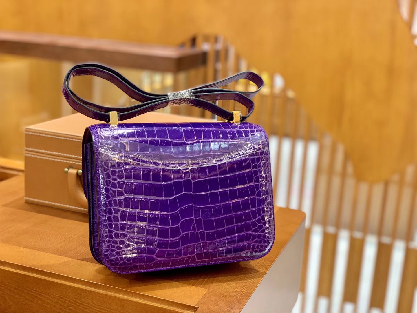 Hermès（爱马仕）Constance 空姐包 湾鳄 倒V 紫水晶 顶端级别 臻品级别 金扣 23cm