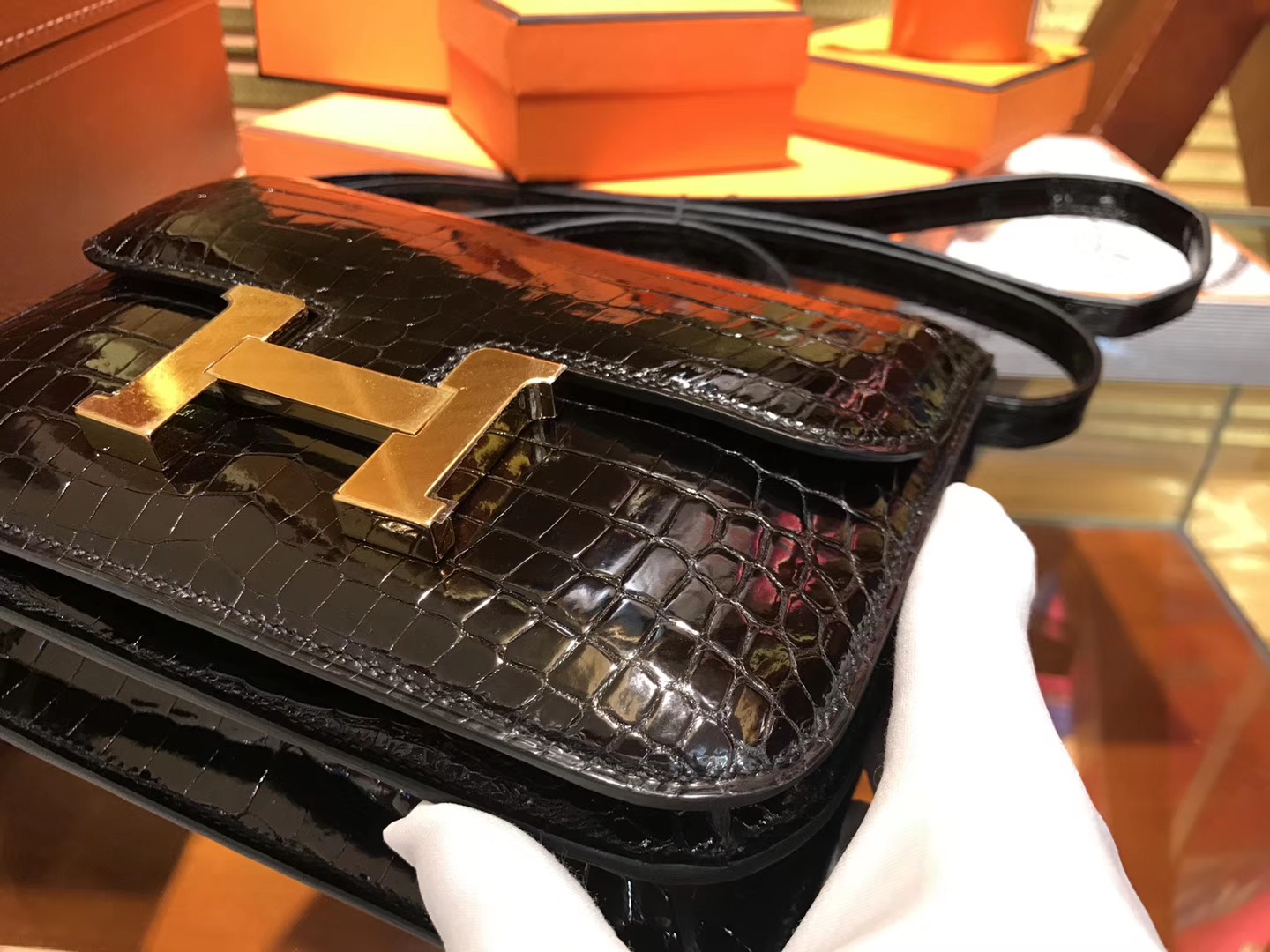 Hermès（爱马仕）Constance 空姐包 黑色 一级鳄鱼皮 尼罗鳄 原版蜜蜡线 金扣 18cm