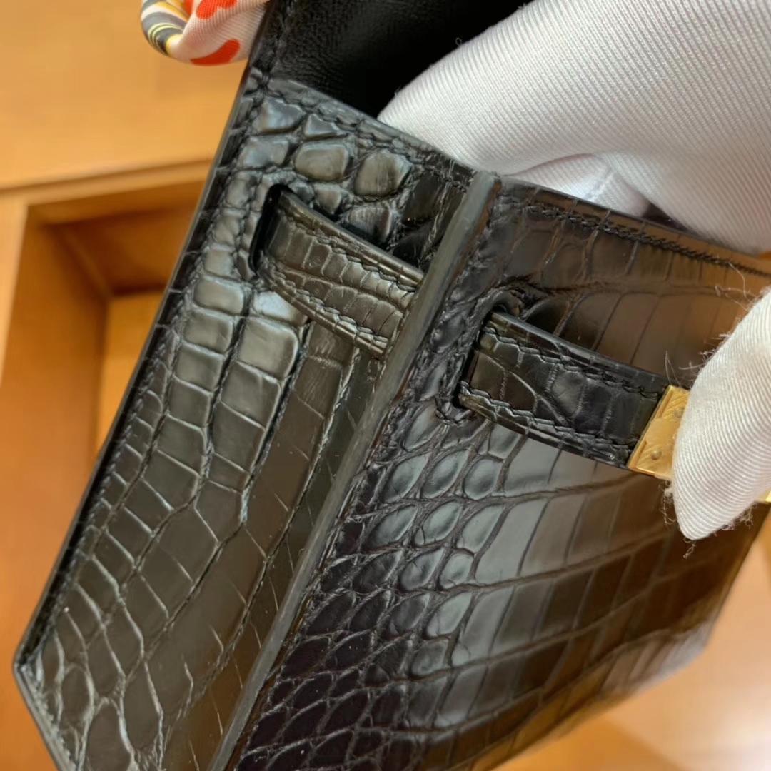 Hermès（爱马仕）mini Kelly 迷你凯莉 经典黑 一级美洲雾面鳄鱼皮 金扣 19cm