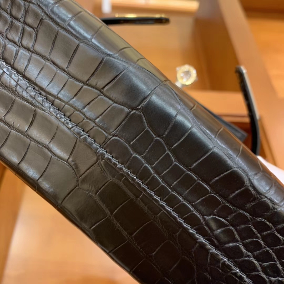 Hermès（爱马仕）mini Kelly 迷你凯莉 经典黑 一级美洲雾面鳄鱼皮 金扣 19cm