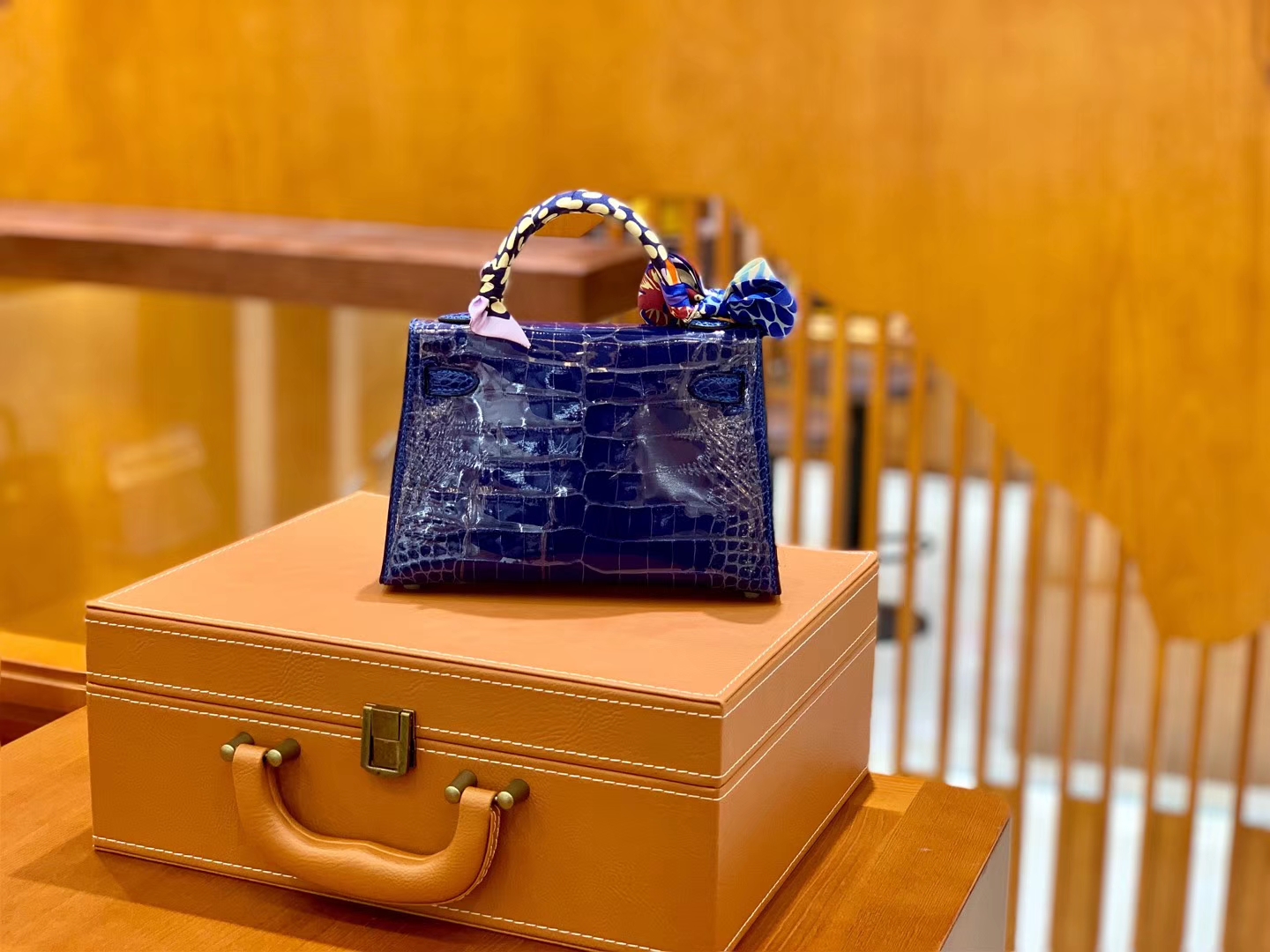Hermès（爱马仕）Mini Kelly 迷你凯莉 琉璃蓝 亮面鳄鱼 一级 顶端级别 美洲 臻品级别 银扣 19cm
